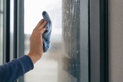 Astuce : bien entretenir ses vitres pour une visibilité optimale