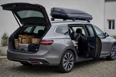 Test routier : la familiale hybride face aux trajets quotidiens et longs parcours