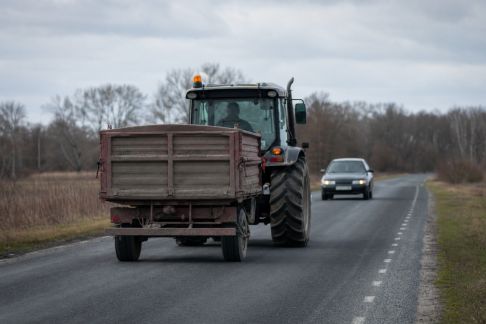 Partage de la route avec les véhicules agricoles : vigilance et précautions à prendre