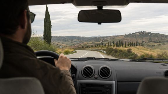 Conduire à travers l’Italie : conseils et incontournables pour un road trip réussi