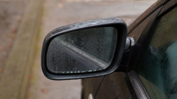 Entretenir et protéger vos rétroviseurs face aux intempéries