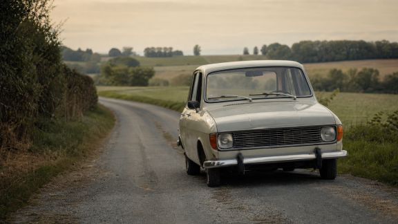 Découvrir la France en voiture ancienne : itinéraires et conseils pour passionnés