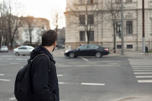 Apprendre à détecter les situations à risque en ville et sur route : méthodes et conseils