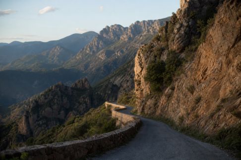 Zoom sur les routes de montagne les plus impressionnantes de France