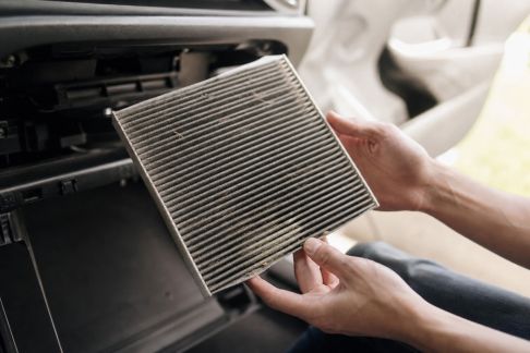Changer le filtre habitacle : fréquence, astuces et bienfaits pour la santé