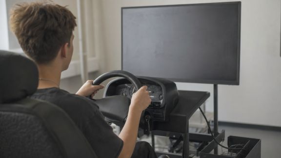 Le rôle du simulateur de conduite dans la formation au permis : atouts et limites
