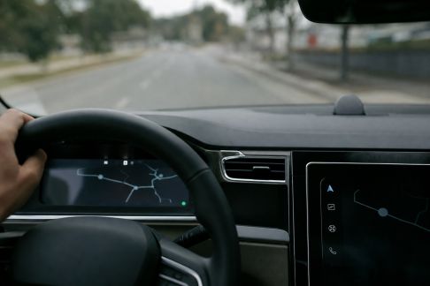 Le rôle des voitures connectées dans l’assistance à la conduite