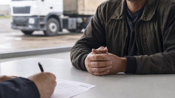 Permis poids lourd : quelles sont les étapes pour se lancer ?