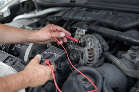 Comment diagnostiquer un alternateur défaillant et agir rapidement
