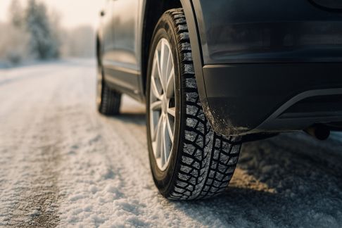 Les pneus hiver sont-ils toujours obligatoires ? Explications réglementaires