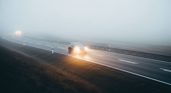 Gestes à adopter en cas de brouillard sur la route